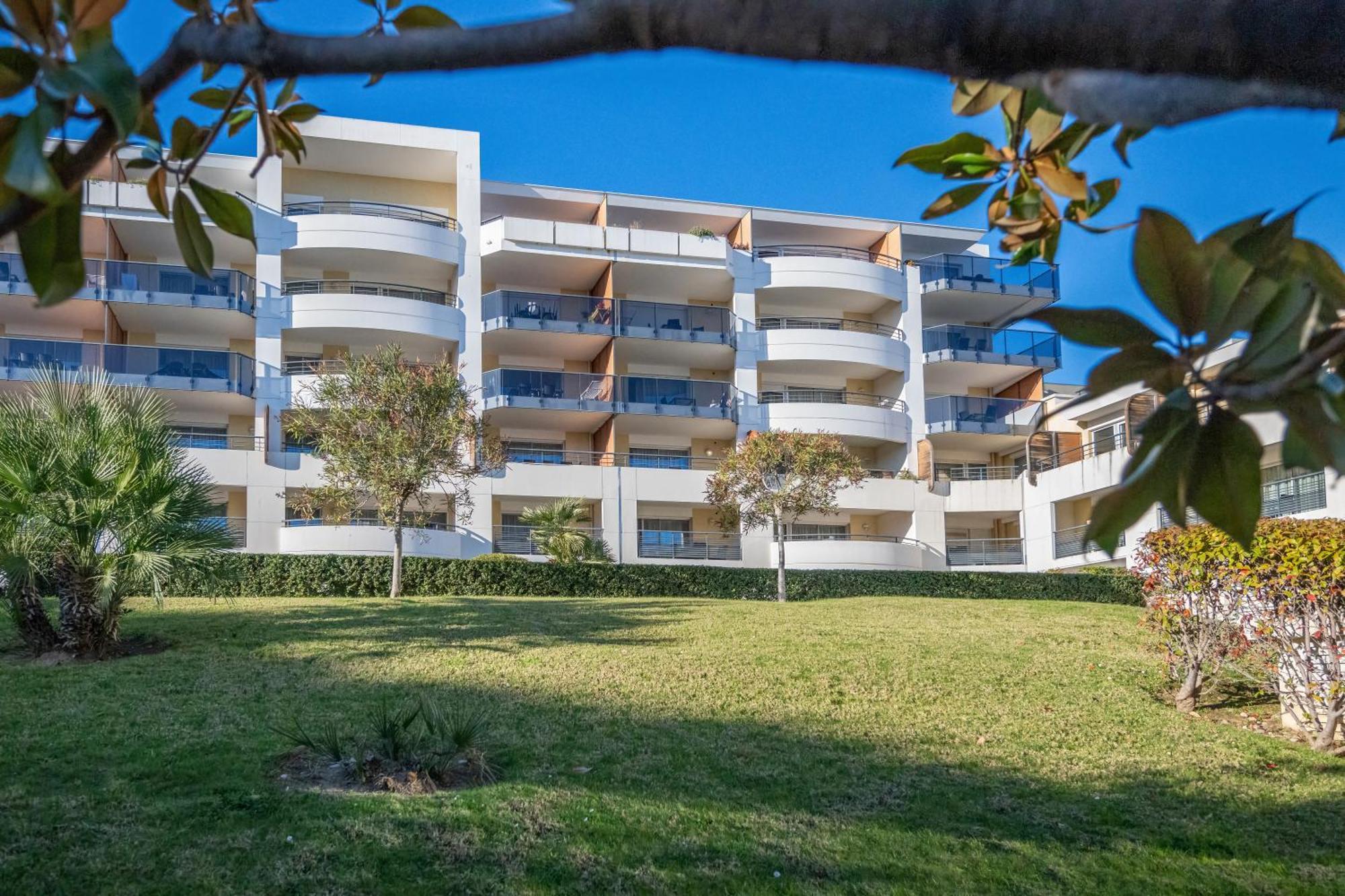Nemea Appart Hotel Le Lido Cagnes Sur Mer Exterior foto